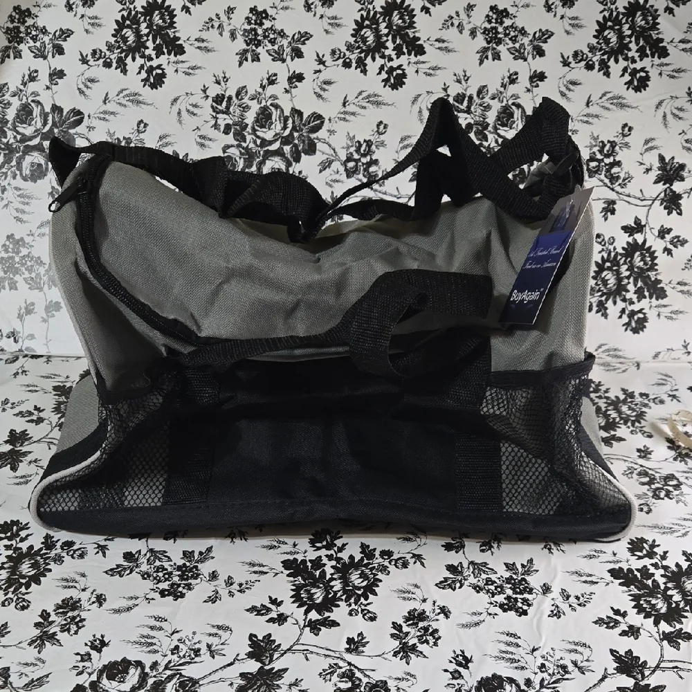 Gray and Black Duffel Bag O18